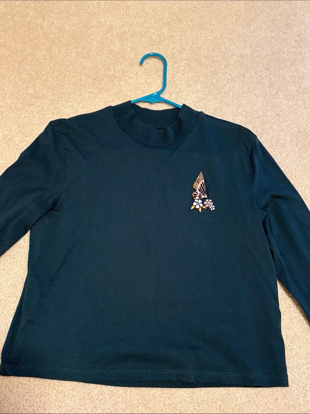 Volcom Women’s Dark Green Long Sleeve Shirt- No Tag But Either An Xs Or A Small.